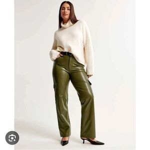 Abercrombie & Fitch Green Curve Love 90’s Relaxed High Rise Leather Cargo Pants
